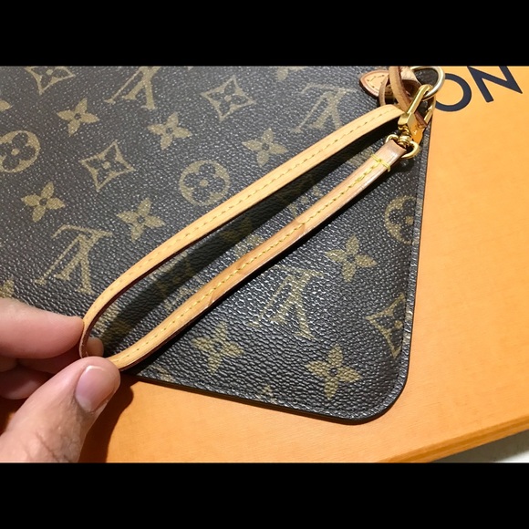 Sold! Rose Ballerine Louis Vuitton pochette - Picture 4 of 8